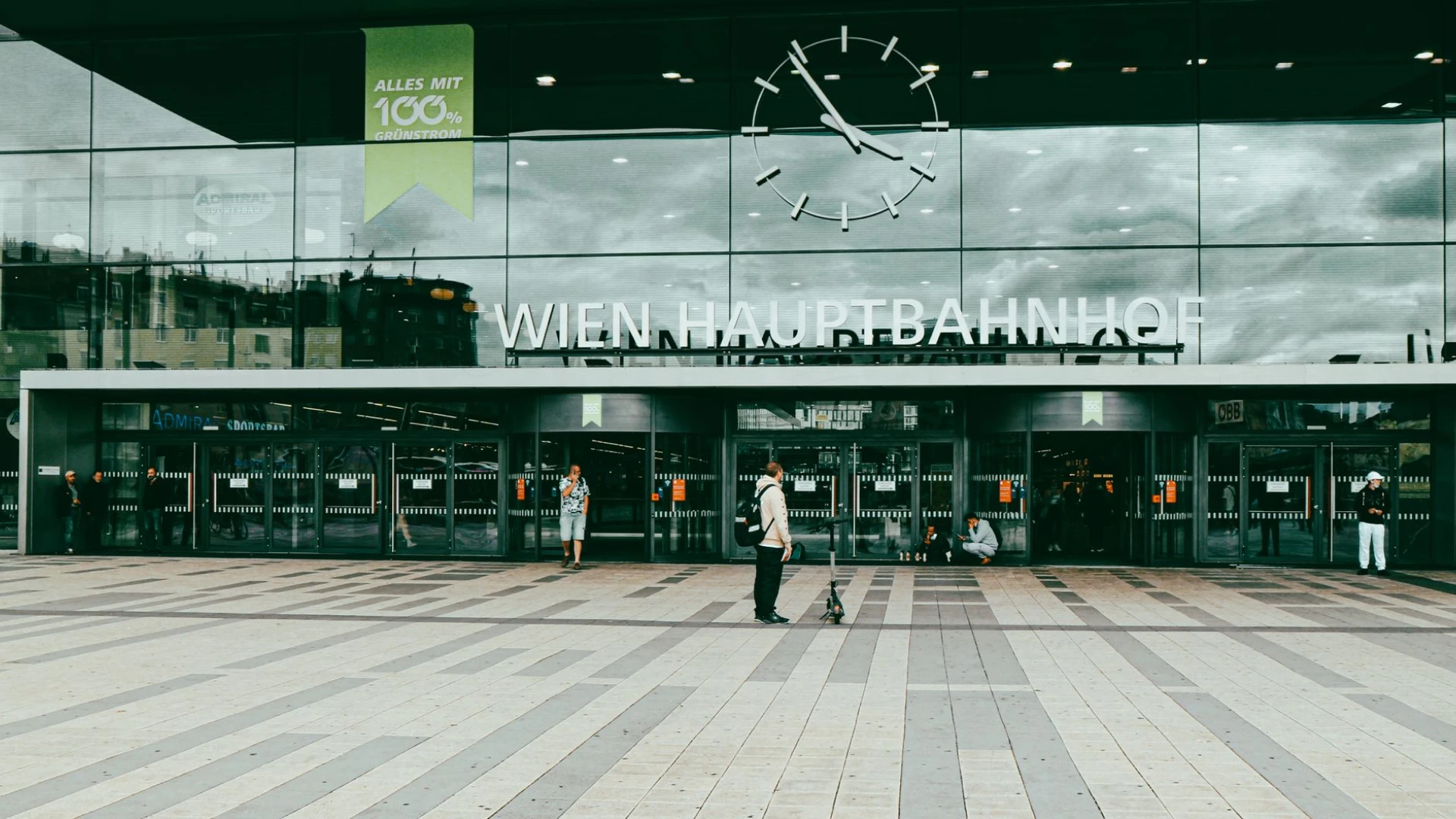Foto vom Hauptbahnhof in Wien an einem Sonntag
